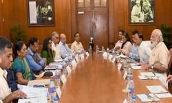 कारोबार को आसान बनाने के लिए GST में अभी अौर सुधार होगाः पीेएम कारोबार को आसान बनाने के लिए GST में अभी अौर सुधार होगाः पीेएम