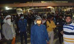 भीड़ से पटी हैं सड़कें ....चौतरफा हाहाकार : अभय सिंह