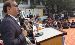 जिलाधिकारी ने शिब्ली नेशनल इण्टर कालेज में पुस्तक मेले का शुभारम्भ किया