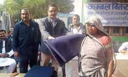 ब्लॉक प्रमुख प्रतिनिधि ने 1100लोगो को वितरित किया कम्बल