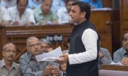 सदन में अखिलेश का योगी सरकार पर हमला सदन में अखिलेश का योगी सरकार पर हमला