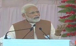 झाबुआ : कर्नाटक में कांग्रेस ने वादा किया कि किसानों का कर्ज माफ करेंगे। आज किसानों की गिरफ्तारी हो रही है। किसान घर छोड़ छोड़कर भाग रहे हैंः पीएम झाबुआ : कर्नाटक में कांग्रेस ने वादा किया कि किसानों का कर्ज माफ करेंगे। आज किसानों की गिरफ्तारी हो रही है। किसान घर छोड़ छोड़कर भाग रहे हैंः पीएम