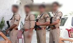 फैजाबाद-पुलिस क्रांति के अवसर पर वेतन विसंगति का काली पट्टी बांधकर  विरोध करते पुलिसकर्मी।