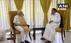 दिल्ली: प्रधानमंत्री नरेंद्र मोदी ने आज उपराष्ट्रपति एम वेंकैया नायडू से मुलाकात की।