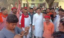 गाजीपुर में मनोज सिन्हा के समर्थन में उतरे बाहुबली धनंजय सिंह, क्षेत्र किया जनसंपर्क