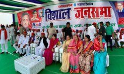 औरैया में गरजे अखिलेश, बोले- भाजपा भयंकर जुमला बाज पार्टी