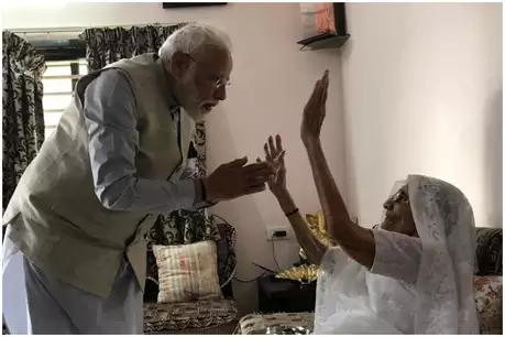 अक्षय कुमार से नरेंद्र मोदी ने इस बार अपने दिल की बात की, मां से लेकर परिवार पर की बात