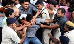 बिहार में पत्रकार थुरा गये...: श्रीमुख