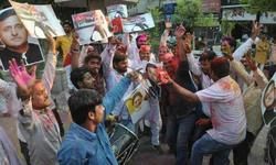 23 साल बाद एक साथ लहराया सपा-बसपा का झंडा 23 साल बाद एक साथ लहराया सपा-बसपा का झंडा