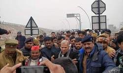 फिरोजाबाद हिंसा: मृतकों के परिजनों से मिलने जा रहे सपा प्रदेश अध्यक्ष सहित सांसद जावेद अली और विधायक विजय कठेरिया हिरासत में फिरोजाबाद हिंसा: मृतकों के परिजनों से मिलने जा रहे सपा प्रदेश अध्यक्ष सहित सांसद जावेद अली और विधायक विजय कठेरिया हिरासत में