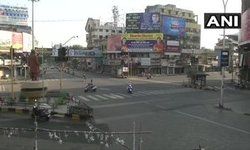 महाराष्ट्रः लॉकडाउन के आदेश के बाद नागपुर में सुनसान सड़कें और मार्केट महाराष्ट्रः लॉकडाउन के आदेश के बाद नागपुर में सुनसान सड़कें और मार्केट