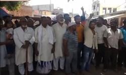 नूरपुर उपचुनाव: सपा प्रत्याशी पर घमासान, कार्यकर्ता बोले- फिर BJP को देंगे वोट नूरपुर उपचुनाव: सपा प्रत्याशी पर घमासान, कार्यकर्ता बोले- फिर BJP को देंगे वोट