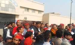 लुकसर जेल से जमानत पर रिहा हुए सपा प्रवक्ता अनुराग भदौरिया। लुकसर जेल से जमानत पर रिहा हुए सपा प्रवक्ता अनुराग भदौरिया।