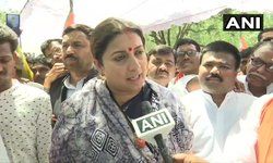 जयाप्रदा पर आजम खां की अभद्र टिप्पणी पर भड़कीं स्मृति ईरानी