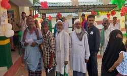 सुलतानपुर: सुबह 11 बजे तक 25.41 % मतदान, EVM की खराबी से मतदाता परेशान