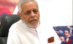 सपा का आरोप- हार के डर से ईवीएम गड़बड़ी की साजिश रच रही बीजेपी सपा का आरोप- हार के डर से ईवीएम गड़बड़ी की साजिश रच रही बीजेपी