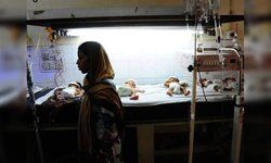 कोटा अस्पताल में अब तक 100 बच्चों की मौत, अब तक क्यों नहीं आए सोनिया और राहुल