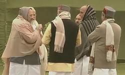 सदैव अटल पहुंचे पीएम मोदी, शाह-आडवाणी ने दी श्रद्धांजलि सदैव अटल पहुंचे पीएम मोदी, शाह-आडवाणी ने दी श्रद्धांजलि