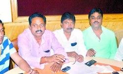 किन्नर को टिकट देने पर सपा में बवाल, प्रत्याशी न बदलने पर दी इस्तीफे की धमकी किन्नर को टिकट देने पर सपा में बवाल, प्रत्याशी न बदलने पर दी इस्तीफे की धमकी