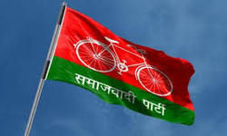 चुनावी रेड कार्ड, युवा सपा नेता और उनका गिरा हुआ मनोबल