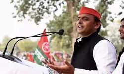 बीजेपी ने हमसे छोटी कुर्सी छीनी, हम बड़ी छीनेंगे : अखिलेश यादव