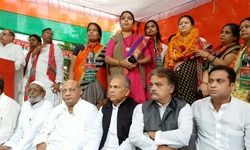 सपा की प्रत्याशी माया गुप्ता के चुनाव कार्यालय कार्यालय का उद्घाटन सपा की प्रत्याशी माया गुप्ता के चुनाव कार्यालय कार्यालय का उद्घाटन