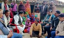 विद्यालय परिसर के अंदर कैसे कोई स्टाफ ईयर फोन लगाकर अपने धुन में मस्त रह सकता है :अशोक उपाध्याय