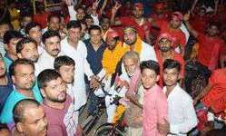 अयोध्या में सपा दलित युवा साइकिल चेतना रथयात्रा का आगमन पर हुवा गर्मजोशी से स्वागत अभिनन्दन अयोध्या में सपा दलित युवा साइकिल चेतना रथयात्रा का आगमन पर हुवा गर्मजोशी से स्वागत अभिनन्दन