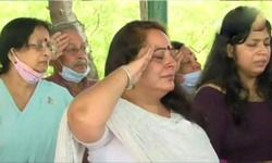 हंदवाड़ा एनकाउंटर में शहीद हुए सेना की 21 राष्ट्रीय राइफल्स के कमांडिंग ऑफिसर कर्नल आशुतोष शर्मा को अंतिम विदाई दी गई. शहीद कर्नल आशुतोष जम्मू कश्मीर में कई मिशन का हिस्सा रहे.