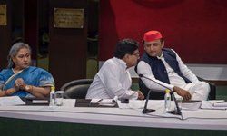 सपा की बैठक में छाया राय साहेब का जलवा, सपा नेता नहीं जानते कौन हैं राय साहेब सपा की बैठक में छाया राय साहेब का जलवा, सपा नेता नहीं जानते कौन हैं राय साहेब