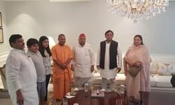 सीएम योगी आदित्यनाथ ने मुलायम सिंह यादव से मिलकर उनके स्वास्थ्य के बारे में जानकारी ली ! अखिलेश यादव और शिवपाल यादव भी मौजूद रहे