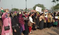 सपा की नेता पूजा शुक्ला समेत चार हिरासत में, शांंतिभंग करने पर हुई कार्रवाई सपा की नेता पूजा शुक्ला समेत चार हिरासत में, शांंतिभंग करने पर हुई कार्रवाई