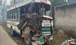 अमरोहा : बस और पिकअप की टक्कर में दो की मौत, कई घायल