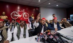 अखिलेश यादव का पीएम नरेंद्र मोदी पर हमला- आप 48 देश घूम आए, बताइए कहां होता है ऐसा? अखिलेश यादव का पीएम नरेंद्र मोदी पर हमला- आप 48 देश घूम आए, बताइए कहां होता है ऐसा?