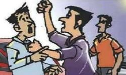 मुरादाबाद बिलारी - रंजिश के चलते दबंग पिता पुत्र ने मारपीट कर किया घायल मुरादाबाद बिलारी - रंजिश के चलते दबंग पिता पुत्र ने मारपीट कर किया घायल