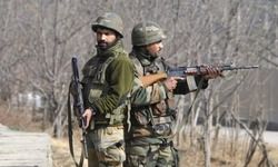 अवंतिपुरा में सुरक्षाबलों और आतंकियों के बीच मुठभेड़, एक आतंकी ढेर अवंतिपुरा में सुरक्षाबलों और आतंकियों के बीच मुठभेड़, एक आतंकी ढेर