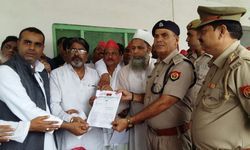 सपा का अयोध्या शुगर मिल मैं बकाया भुगतान न होने के विरोध में धरना प्रदर्शन सपा का अयोध्या शुगर मिल मैं बकाया भुगतान न होने के विरोध में धरना प्रदर्शन