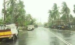 बंगाल की खाड़ी में उठा तूफान फोनी प्रचंड रूप लेकर ओडिशा के तट पर पहुंच गया है। सुबह करीब आठ बजे यह तूफान ओडिशा के पुरी तट से टकराया। ओडिशा में इस समय तेज बारिश हो रही है।