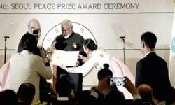 दक्षिण कोरिया: प्रधानमंत्री नरेंद्र मोदी को मिला सियोल शांति पुरस्कार