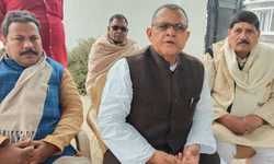 सपा नेता और पूर्व राज्य मन्त्री ने किसानों को लेकर योगी सरकार,केन्द्र के मोदी सरकार पर जमकर बरसे और उठाया बड़ा सवाल सपा नेता और पूर्व राज्य मन्त्री ने किसानों को लेकर योगी सरकार,केन्द्र के मोदी सरकार पर जमकर बरसे और उठाया बड़ा सवाल