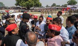 सार्वजनिक करें योगी त्योहारों पर बिजली आपूर्ति का रिकॉर्ड : अखिलेश यादव