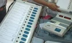 महोबा में EVM मशीन गायब, प्रशासन में मचा हड़कंप महोबा में EVM मशीन गायब, प्रशासन में मचा हड़कंप
