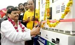 अखिलेश यादव से विधायक के नाते होती हैं बात, भतीजे के नाते नही अखिलेश यादव से विधायक के नाते होती हैं बात, भतीजे के नाते नही