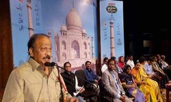 आर रोशन बेग ने तोड़ी मर्यादा, पीएम मोदी को खुलेआम दी गालियां आर रोशन बेग ने तोड़ी मर्यादा, पीएम मोदी को खुलेआम दी गालियां