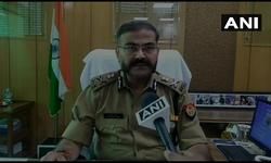 मेरठ में 12 घंटे में कुल 4 पुलिस कार्रवाई हुई। 6 गिरफ्तार अपराधियों में से चार वांछित थे। कल 4 अलग-अलग मुठभेड़ों में घायल होने के बाद मेरठ में पुलिस द्वारा गिरफ्तार किए गए कुल 6 अपराधी