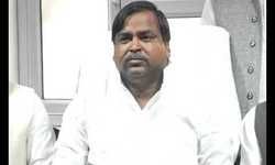 गायत्री प्रसाद के खिलाफ लोकायुक्त की जांच शुरू गायत्री प्रसाद के खिलाफ लोकायुक्त की जांच शुरू