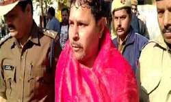 पुलिस व्‍यवस्‍था से खफा युवक ने बुलंदशहर में डीएम ऑफिस में किया आत्मदाह का प्रयास