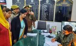 छह वर्षीया बालिका के साथ हुए दुष्कर्म की घटना से नाराज नारी शक्ति संस्थान ने पुलिस अधीक्षक को ज्ञापन सौंपा