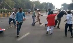 अहमदाबाद में  ABVP-NSUI कार्यकर्ताओं में मारपीट