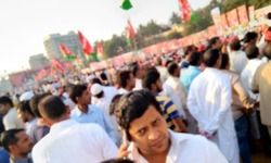 पूर्व सीएम अखिलेश यादव के देश बचाओ महारैली में जौनपुर के लोग भारी संख्या में मौजूद